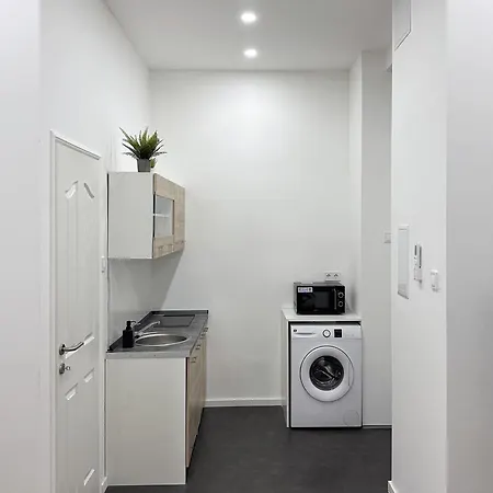 Brhomes Emerald Апартаменты *